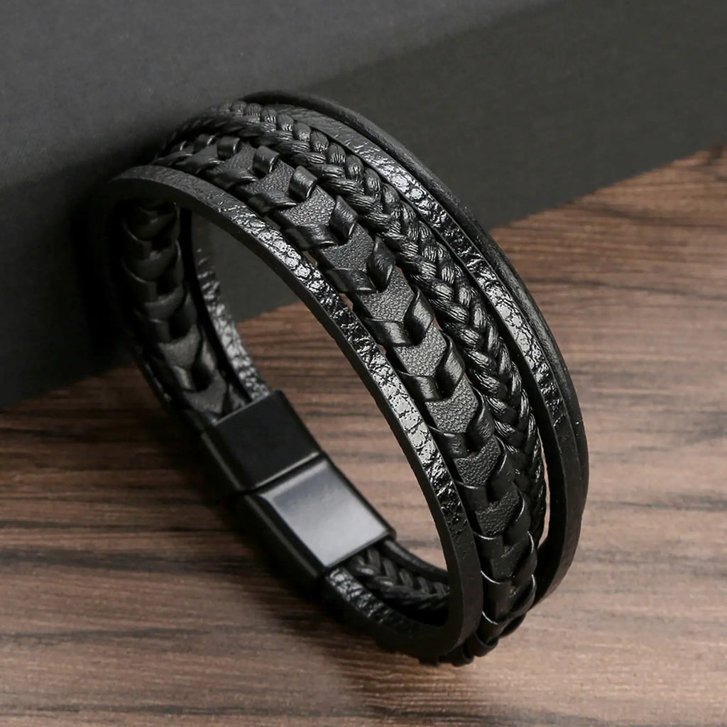 Pulsera Multicapa de Cuero y Piedras Naturales — Estilo Boho para Hombre