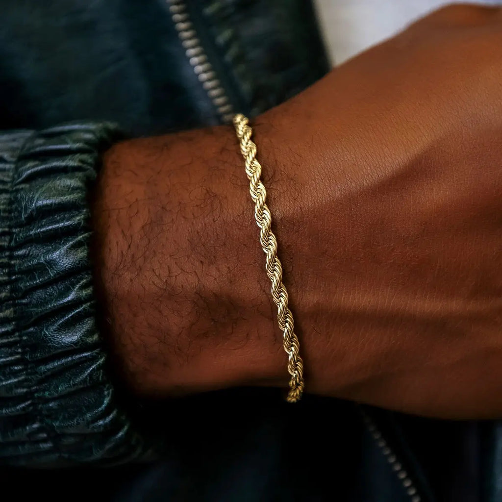 Pulsera de Cadena Torcida en Baño de Oro — Diseño Clásico para Hombre