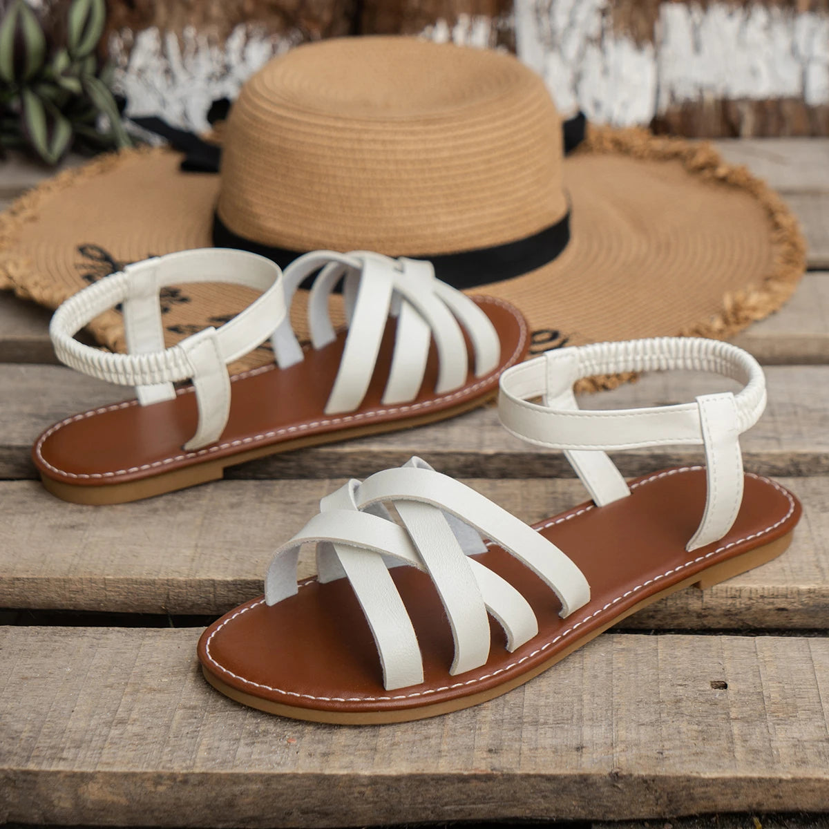 Sandalias de Tiras Entrecruzadas — Estilo Boho en Cuero Sintético